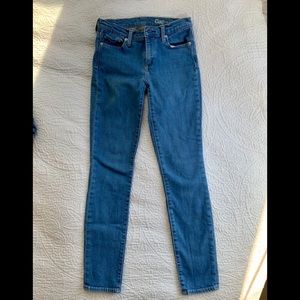 Gap jeans barely worn, great color!